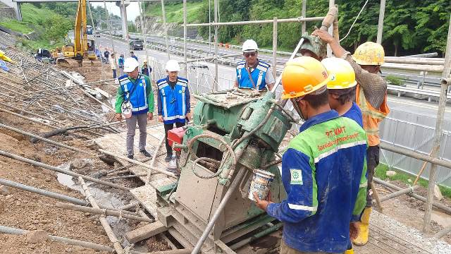 Rawan longsor, PT JPT stabilkan lereng Tol Gempol–Pandaan