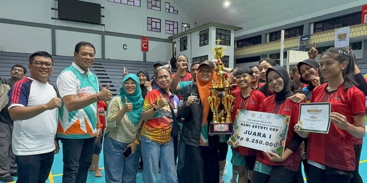 Lakarsantri kampiun Reni Astuti Cup 2025, Reni dorong penguatan ekosistem voli putri Surabaya