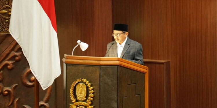 Sebanyak 13 dari 19 Raperda berhasil dirampungkan DPRD Jatim menjadi Perda di tahun 2025