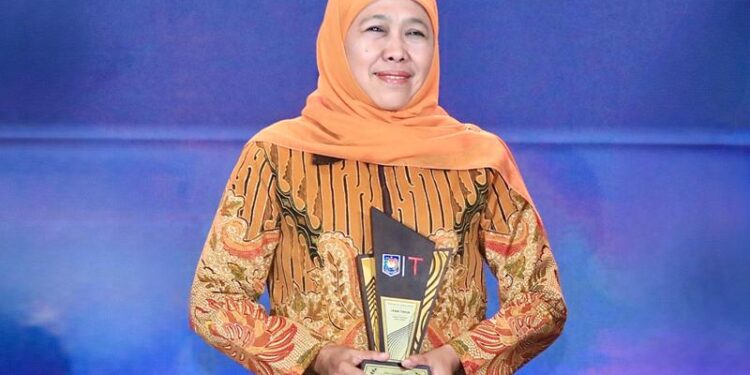 Raih penghargaan penyerapan tenaga kerja dengan Fiskal tinggi, Gubernur: lapangan kerja terbuka dan TPT turun signifikan