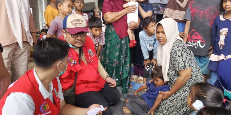 Pemprov Jatim terjunkan dokter spesialis tangani ribuan warga pasca banjir di Aceh