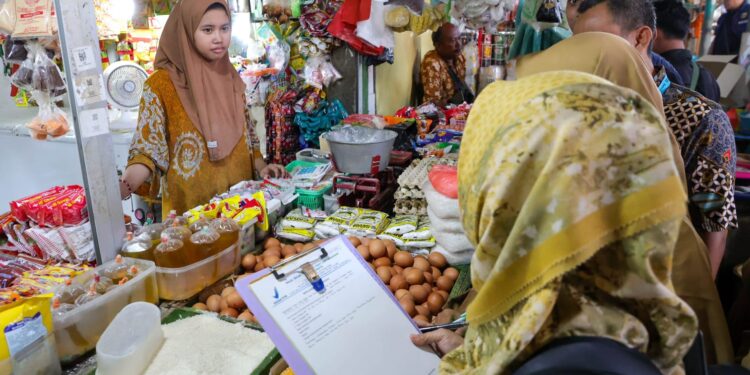 Stok pangan Surabaya aman, Pemkot imbau warga tak panic buying jelang Nataru