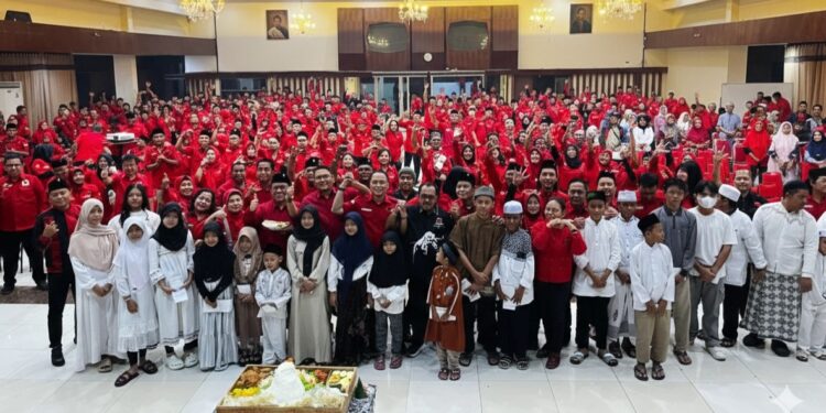 Rakercab PDIP Surabaya: Konsolidasi barisan, santuni anak yatim, dan pasang target menang 2029