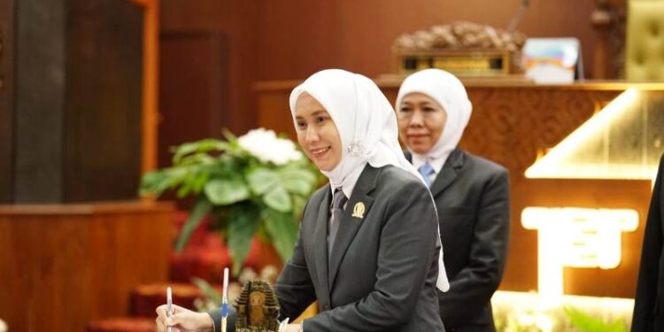 Awali kegiatan di tahun 2026, DPRD Jatim sahkan dua Perda