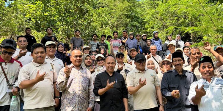 Sambut 1 Abad NU, UMAHA tanam ratusan pohon cengkeh di hutan wakaf Mojokerto
