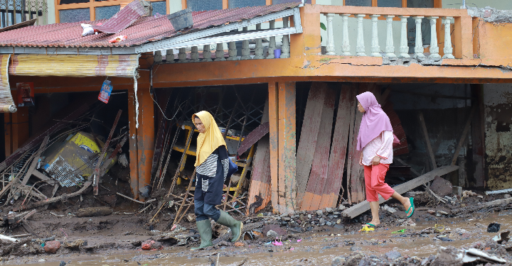 Guru Besar UNAIR dorong penetapan bencana nasional, soroti dampak lingkungan dan kepastian hukum