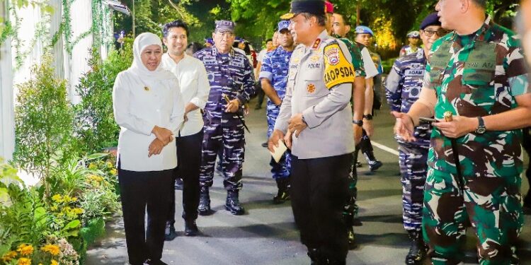 Pastikan malam pergantian tahun aman, Gubernur Khofifah dan Forkompimda tinjau langsung Pos Pengamanan Operasi Lilin