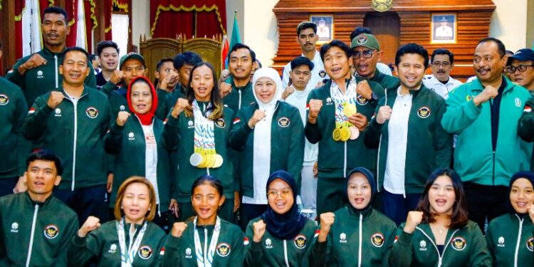 Bonus sebesar 8 Miliar diberikan Gubernur Khofifah pada 161 atlet dan pelatih berprestasi di SEA Games XXXIII Thailand