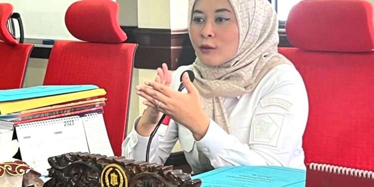 Ajeng Wira Wati desak pembangunan Puskesmas Manukan Kulon dan SMP Tambak Wedi segera dituntaskan