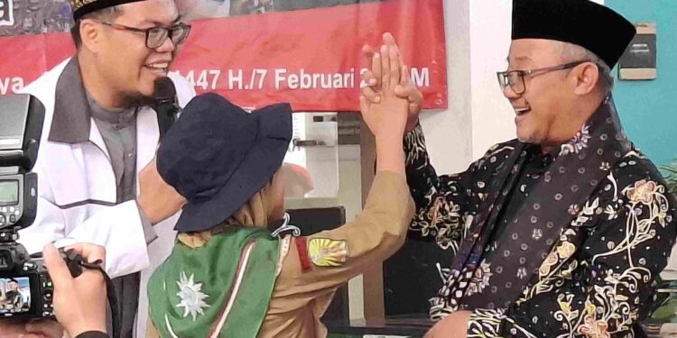 Resmikan Gedung 2 SDM Limas Surabaya, Mendikdasmen: Tragedi bunuh diri anak alarm keras dunia pendidikan