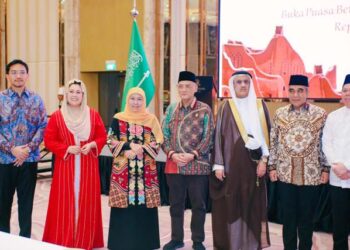 Hadiri undangan buka puasa Kedubes Saudi Arabia, Khofifah sebut perkuat silaturahim dan tingkatkan hubungan bilateral Indonesia–Saudi Arabia