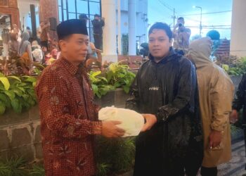 Seketariat DPRD Jatim berbagi 1.500 takjil, Rasiyo: Wujud penguatan empati dan solidaritas sosial