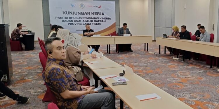 Perdalam kinerja Bank Jatim dan Bank UMKM Jatim, dr. Agung: Harus berikan dividen optimal serta beri manfaat nyata bagi masyarakat.
