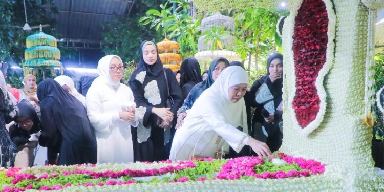 Hadiri Haul Agung Sunan Ampel bersama Menteri PPPA, Gubernur ajak teladani Akhlakul Karimah dan prinsip Moh Limo