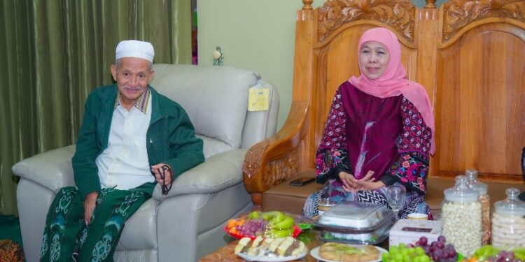 Hadiri Haul dan Harlah Ponpes Progresif Bumi Sholawat, Khofifah apresiasi pesantren sebagai pusat dakwah dan pemberdayaan umat