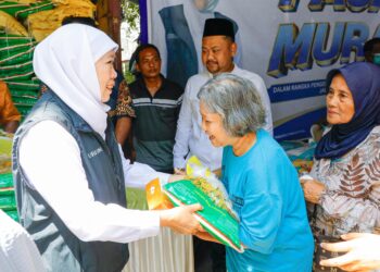 Terus gencarkan Pasar Murah jelang Lebaran, Khofifah pastikan stok bahan pokok aman dan harga terjangkau