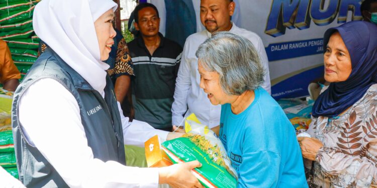 Terus gencarkan Pasar Murah jelang Lebaran, Khofifah pastikan stok bahan pokok aman dan harga terjangkau