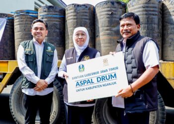 Sebanyak 9.309 drum aspal disalurkan Gubernur khofifah untuk perbaikan jalan Kabupaten dan Desa
