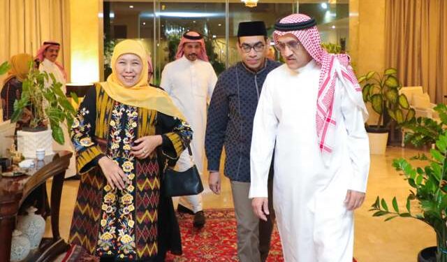 Buka puasa di Dubes Arab Saudi di Jakarta. Khofifah ajak umat Islam doakan Saudi aman dan kondusif jelang pelaksanaan ibadah Haji