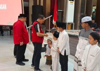 Nuzulul Quran di PDIP Surabaya, Ribuan Bingkisan untuk Janda, Duafa, dan Anak Yatim