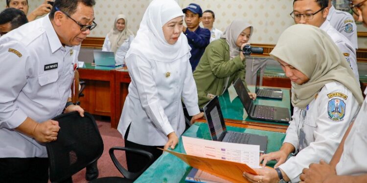Posko THR Jatim terima 20 pengaduan, Khofifah Ingatkan pembayaran THR maksimal H-7 Lebaran