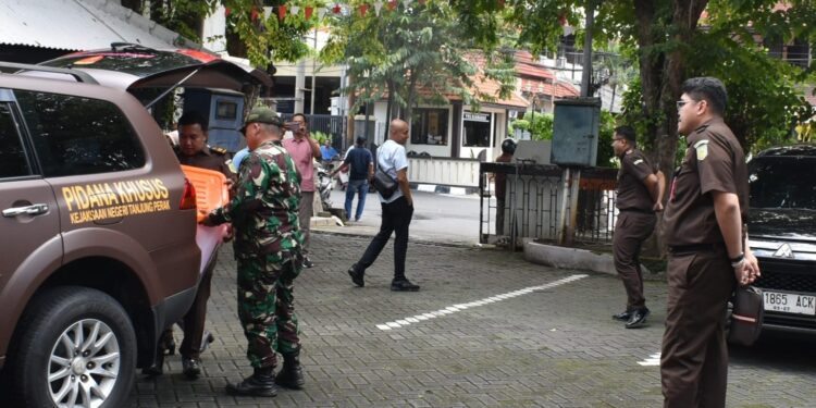 Korupsi Sewa Stand PD Pasar Surya Naik Penyidikan, Kejari Geledah: Sita 223 Dokumen