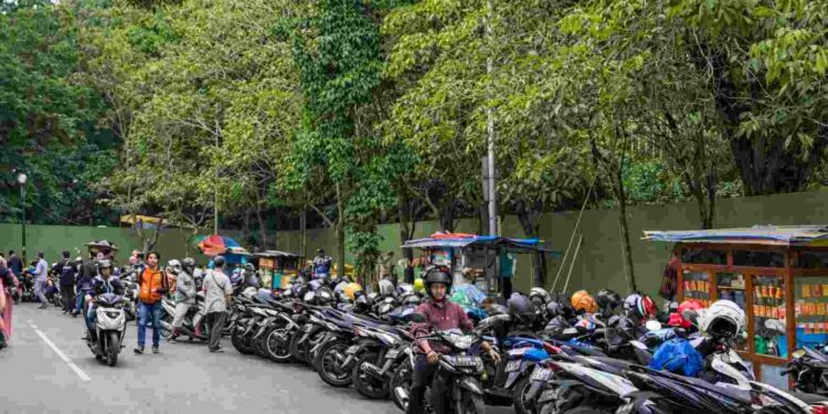 Antisipasi Lonjakan Libur Lebaran, Dishub Surabaya Siapkan Parkir KBS di TIJ dan Sutos