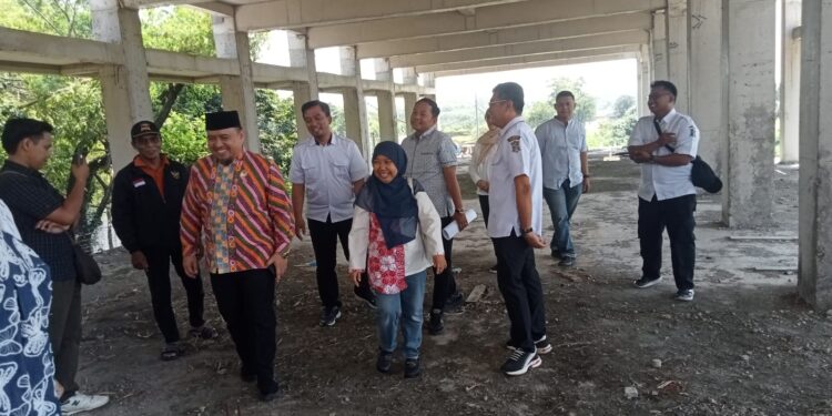 Milyaran Rupiah Terserap, Sejumlah Bangunan SMP di Surabaya Masih Berupa Kerangka