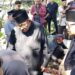 Sosok yang humble, berbagai kalangan termasuk Iman Utomo dan Soekarwo ikut pemakaman Nurwiyatno