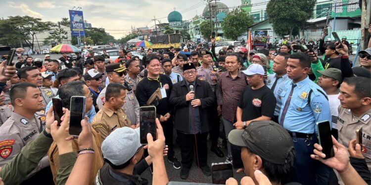 Datangi DPRD Jatim, ratusan Ojol Jatim minta regulasi perlindungan nasib mereka 
