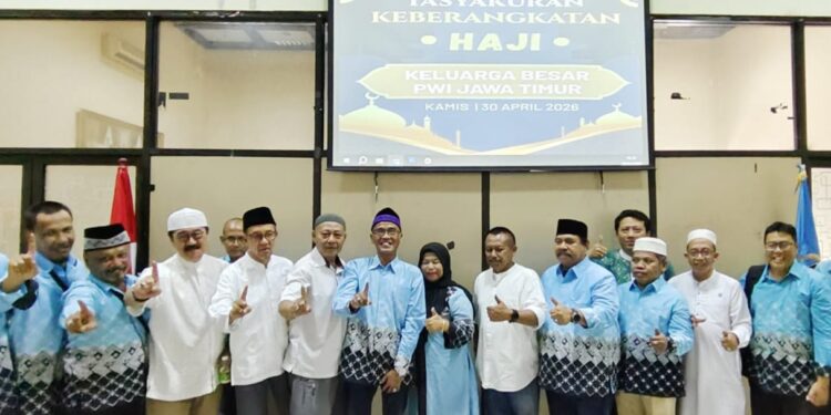Lepas 11 jemaah haji Wartawan, Ketua PWI Jatim: Jaga kesehatan tetap menjaga nama baik profesi dan lembaga pers