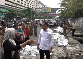 Jalan Diperlebar, Pasar Maling Wonokromo Ditutup