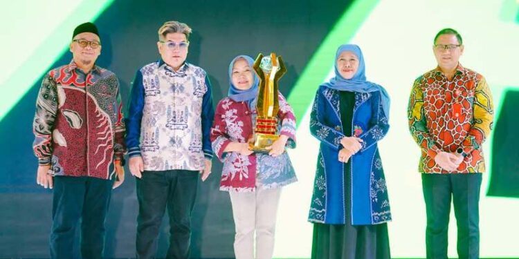 Tutup LKS Dikmen ke- 34 tingkat Propinsi, Gubernur Khofifah sebut LKS tahun ini beda tidak hanya SMK tapi melibatkan SMA dan MA