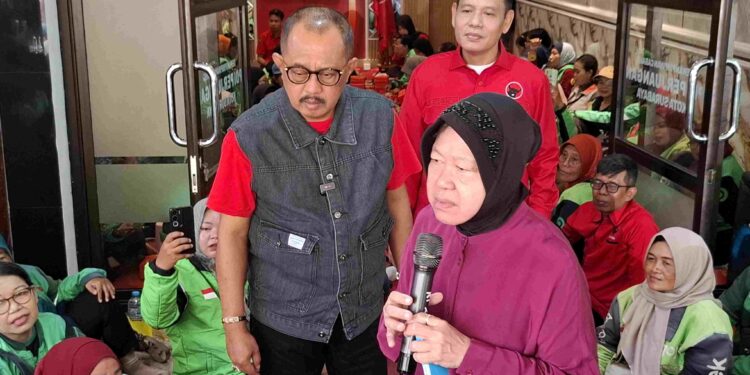 PDIP Surabaya Serap Aspirasi dan Bagikan MBG ke Ojol Perempuan di Hari Buruh
