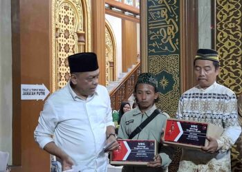 Di Balik Meriahnya Takbir, Rasa Haru Marbot Penjaga Masjid Usai Terima MBG PDIP dari Anas Karno
