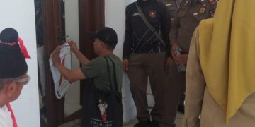 Gedung DKS Surabaya Disegel, Seniman Bertahan Tolak Pengosongan Paksa