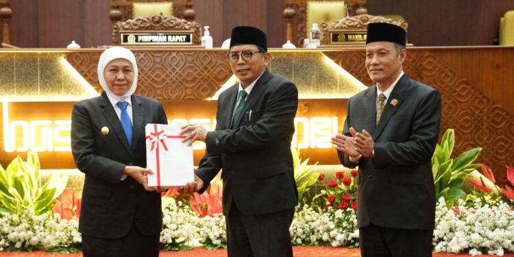 Sahkan Rekomendasi LKPJ Gubernur 2025, Ketua DPRD Jatim: Kritik dan saran dinamika yang harus di terima oleh Gubernur