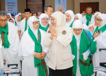 Lepas kloter terakhir Embarkasi Surabaya, Gubernur Khofifah pesankan jamaah jaga kesehatan dan kekhusyukan ibadah, serta menaati seluruh ketentuan