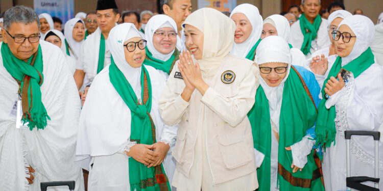 Lepas kloter terakhir Embarkasi Surabaya, Gubernur Khofifah pesankan jamaah jaga kesehatan dan kekhusyukan ibadah, serta menaati seluruh ketentuan
