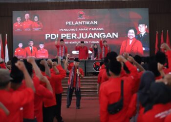 Pengurus PAC PDIP se Tuban dilantik Ony Setiawan: Target menang pemilu, pengurus kita kolaborasikan gen Z, milenial dan senior partai