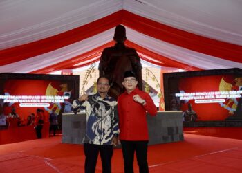 Patung Bung Karno membaca buku jadi ikon baru Istana Gebang, Deni Wicaksono: Menumbuhkan budaya literasi