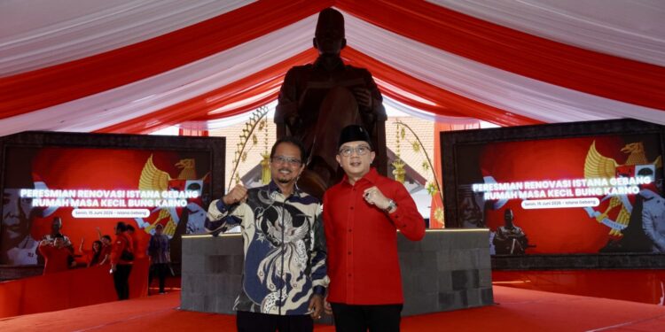 Patung Bung Karno membaca buku jadi ikon baru Istana Gebang, Deni Wicaksono: Menumbuhkan budaya literasi