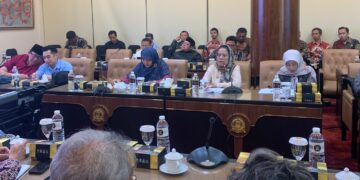 Komisi E DPRD Jatim desak Pemprov agresif perjuangkan THR dan Gaji ke-13 ribuan Guru ASN
