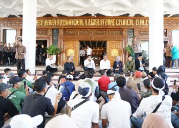 Temui peternak yang demo di DPRD, Wagub Emil siapkan 3 langkah atasi anjloknya harga telur