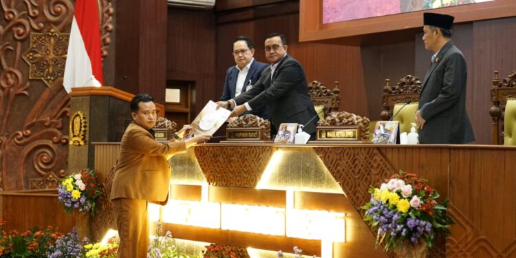 Sesuaikan aturan pusat, DPRD Jatim usulkan revisi Perda Hak Keuangan dan Administratif Pimpinan-Anggota