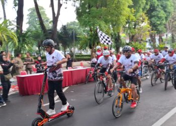 Gowes Bulan Bung Karno, PDIP Surabaya Soroti Kenaikkan Harga BBM