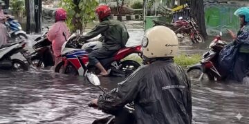 DPRD Sentil Pemkot Surabaya: Anggaran Ada Kenapa Banjir Terus Berulang
