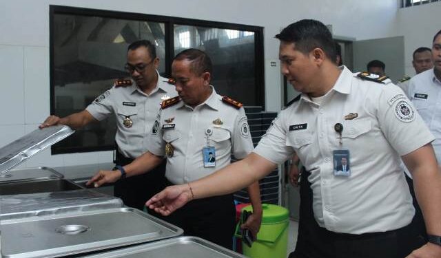 Kakanwil Ditjenpas Jatim Sidak Rutan Medaeng, Dapur hingga Blok Hunian Jadi Sorotan