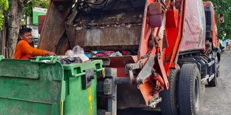 Harga BBM Naik, Eri Cahyadi Ajukan Subsidi untuk Truk Sampah hingga Damkar