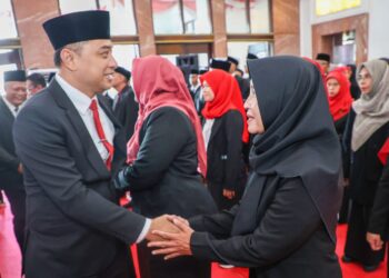 Harus Siap Kerja hingga Malam, ASN Perempuan Surabaya Wajib Kantongi Izin Suami atau Mengundurkan Diri